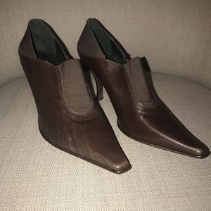 Donald J Pliner Stretch Heels